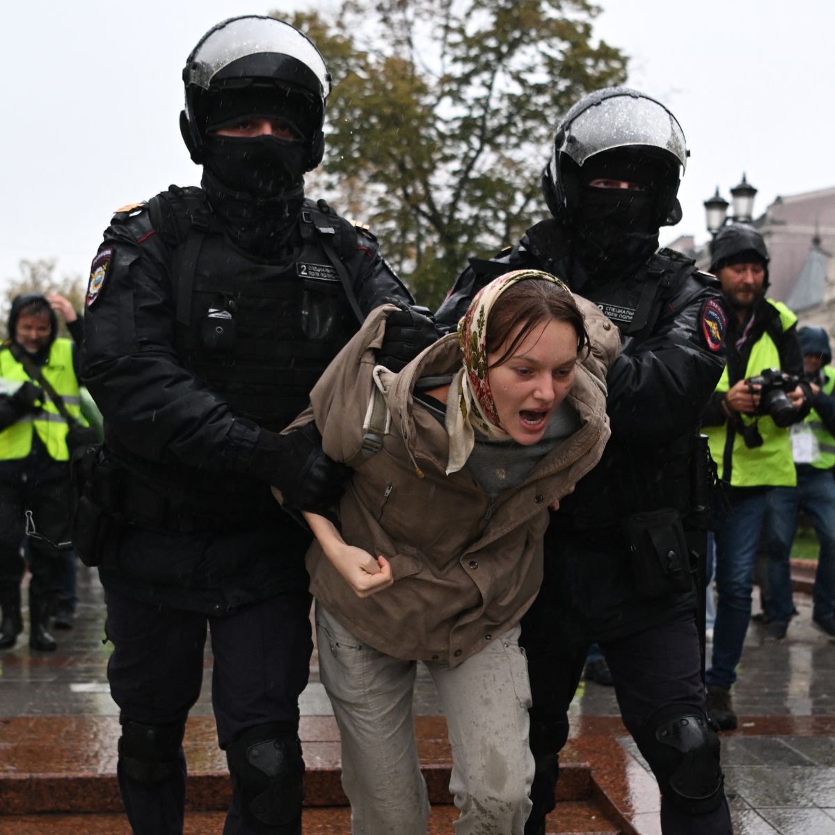 Las mujeres rusas y su guerra contra Putin: así se juegan la vida en las calles y las redes